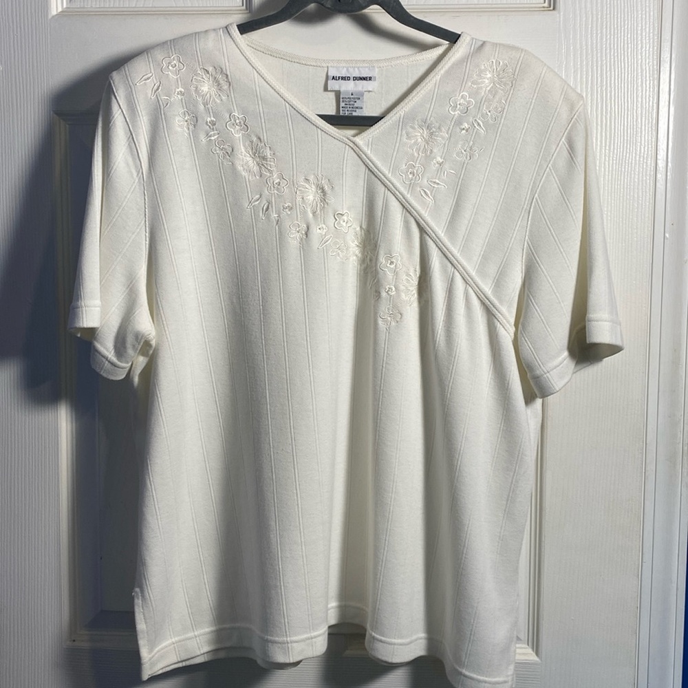 Alfred Dunner Short Sleeve Embroidered Top White Large